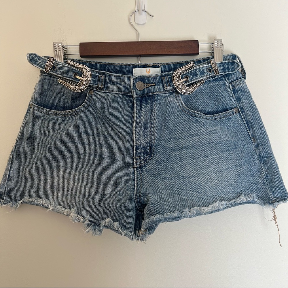 Austin Landing Women’s Cutoff Jean Denim Shorts Built In Double Buckle Size 29